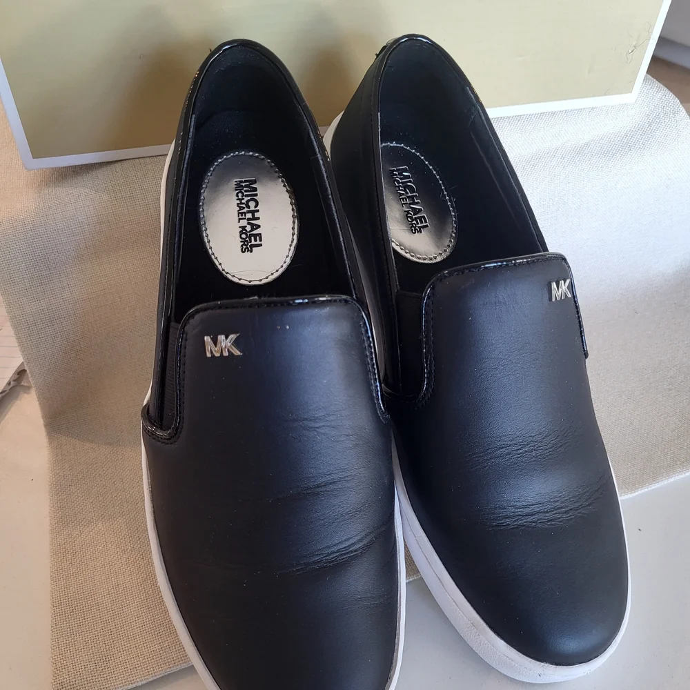 Michael Kors Keaton Black Leather Slip On Sneakers Size 7